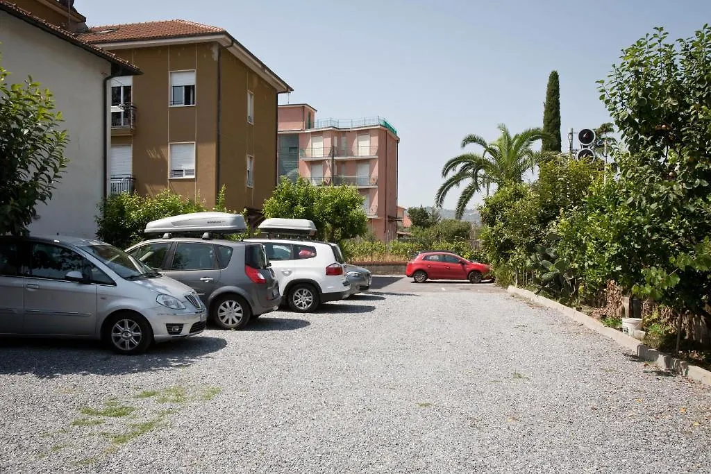 Residence Linda San Bartolomeo Al Mare Aparthotel