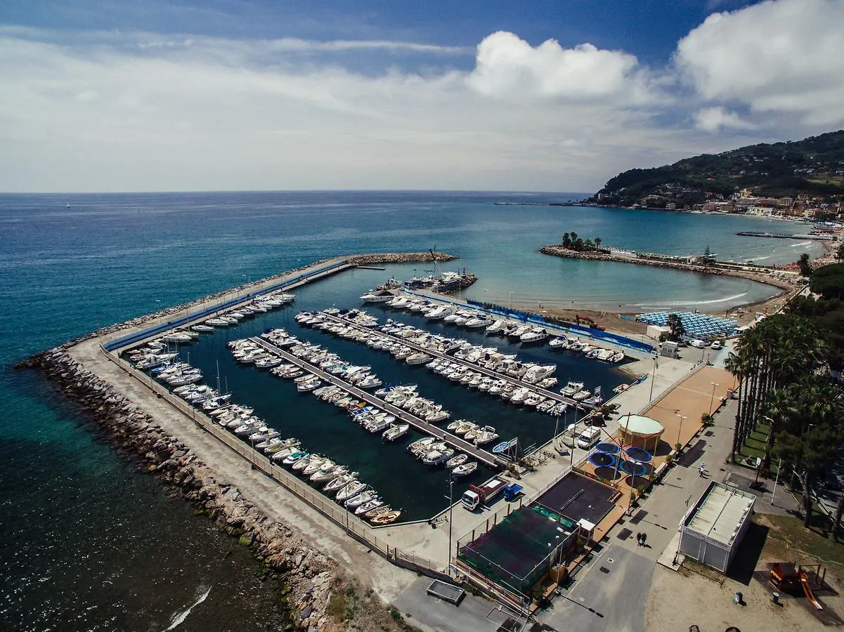 Aparthotel Residence Linda San Bartolomeo Al Mare