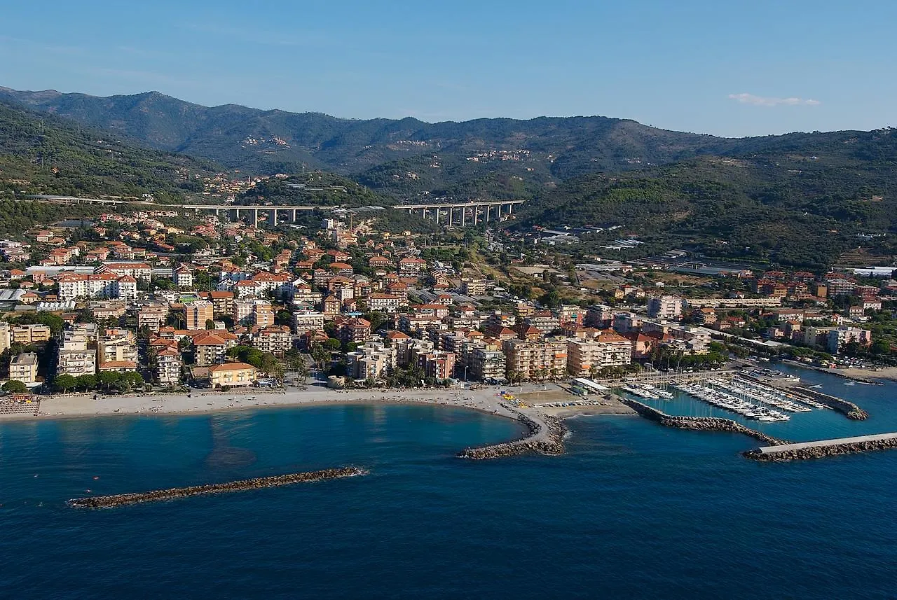 Residence Linda San Bartolomeo Al Mare Aparthotel